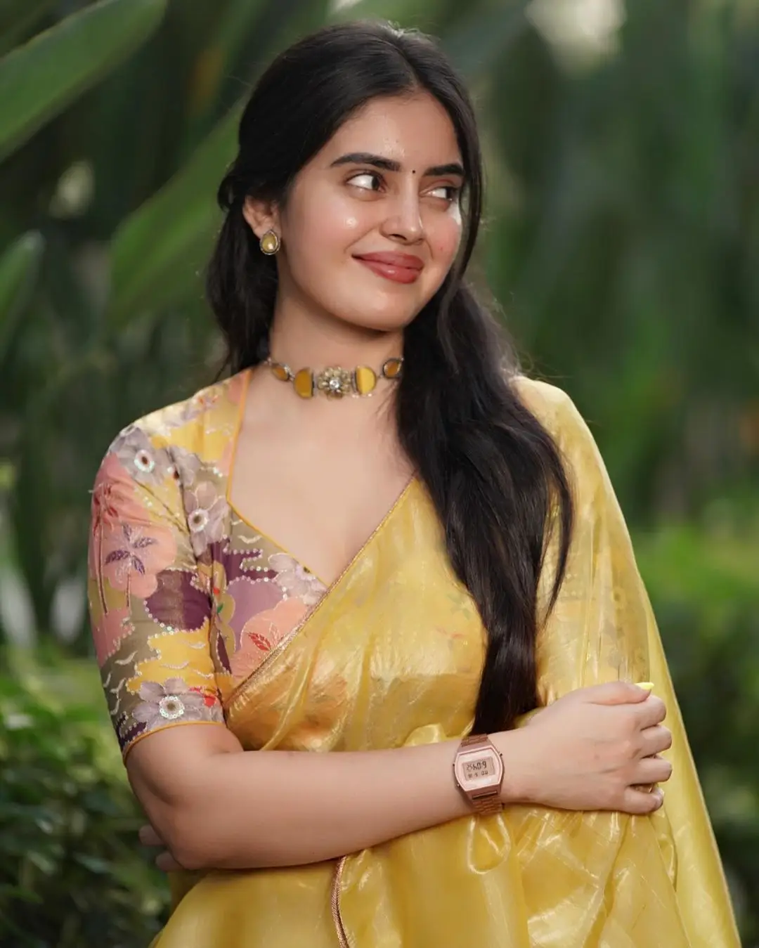 Kushita Kallapu In Traditional Yellow Saree Red Blouse